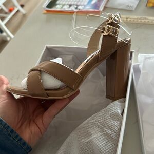 Brand new Diverse Style pageant Tan Heel